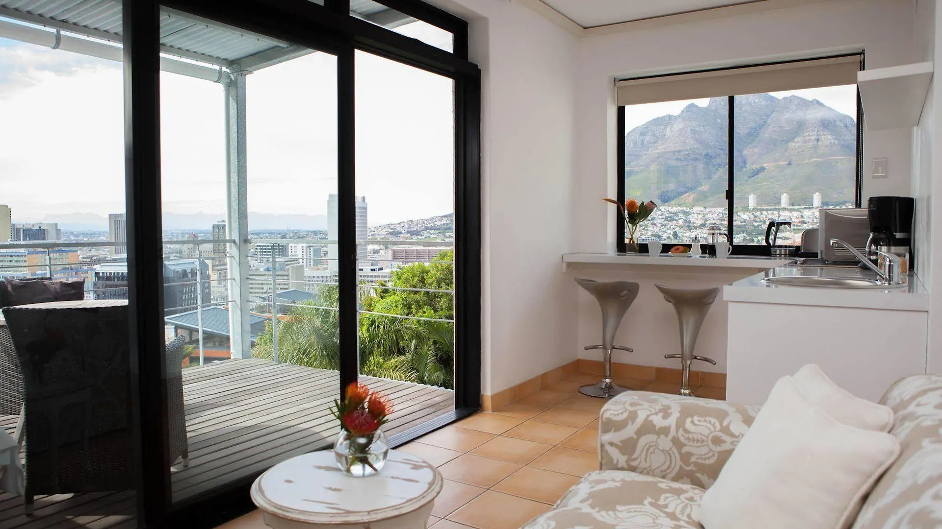 Upperbloem Guesthouse And Apartments Cape Town 3*,  South Africa